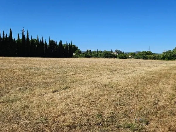 Terrain 426 m²