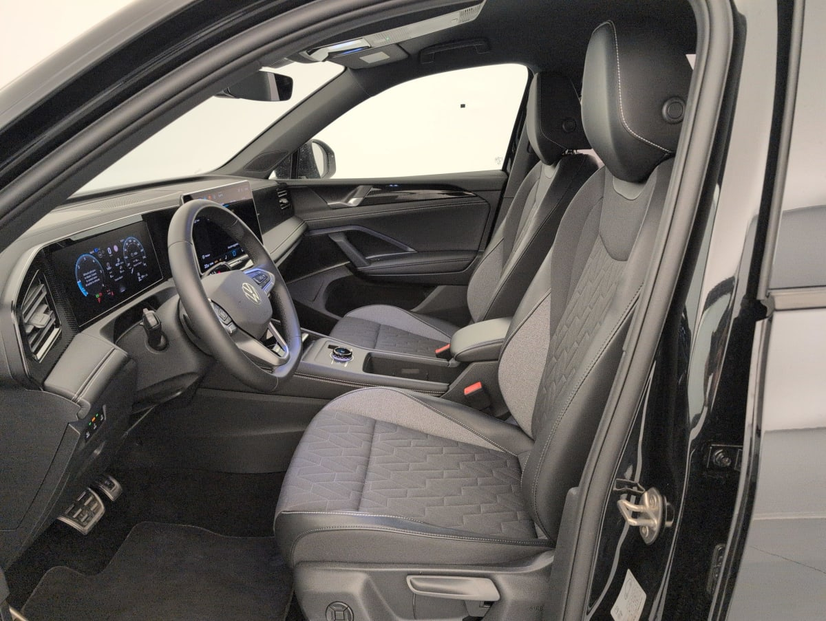 Volkswagen Tiguan — photo 16