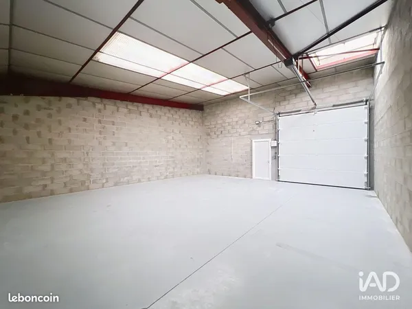 Local 73 m² BRIE-COMTE-ROBERT