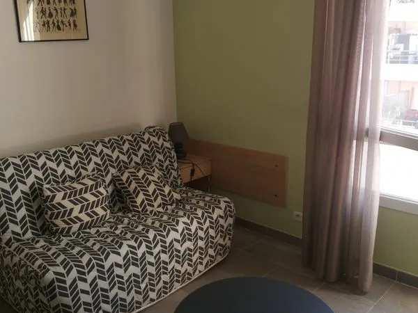 Loué studio meublé résidence récente Toulon Est