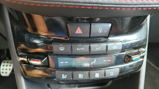 Peugeot 208 1.6 THP 208 - Gti By Peugeot Sport – 2015 – 102055 km – Essence – Boîte Manuelle — photo 19