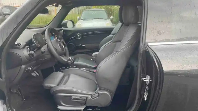 Mini Mini hatch 3 portes cooper 136 ch dkg7 — photo 24