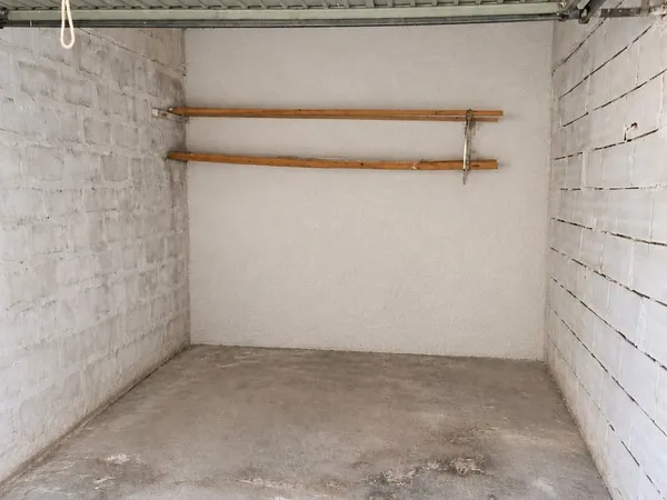 Garage fermé à louer à Avignon Saint-Ruf - 14,10 m2
