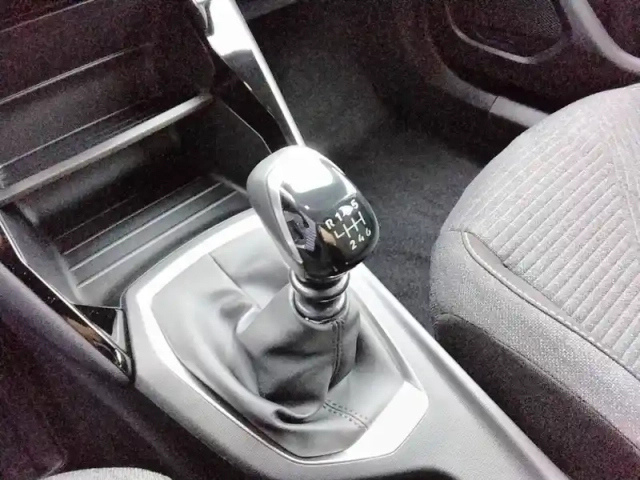 Peugeot 2008 100 s&amp;s bvm6 — photo 34