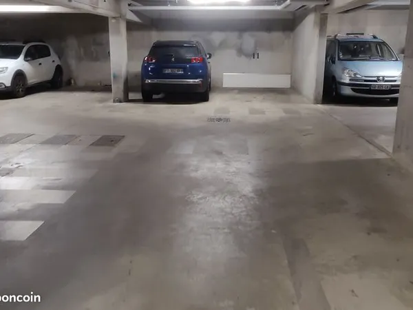 Place de parking à louer - Colombes (92700)