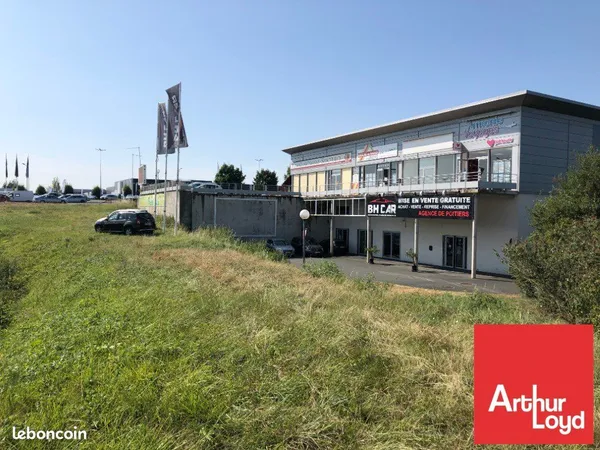 Local commercial 400 m² POITIERS