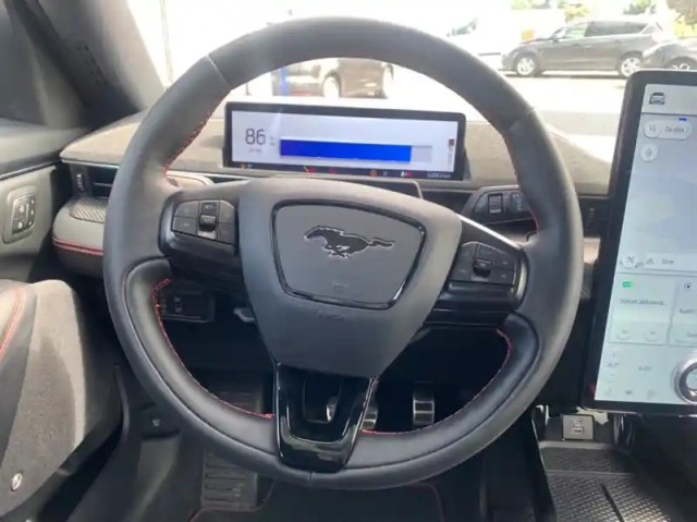Ford Mustang 269ch standard range 76kwh awd — photo 7