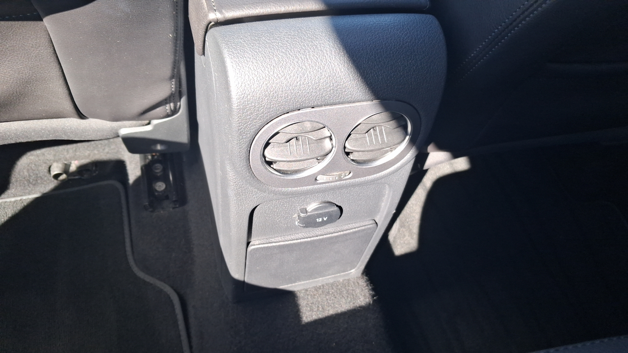 Volkswagen Tiguan 2.0 TDI 140 FAP BlueMotion Technology — photo 26