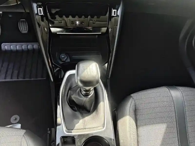 Peugeot 2008 puretech 100 s&amp;s bvm6 allure pack — photo 24