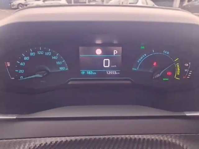 Peugeot 208 electrique 50 kwh 136ch — photo 32