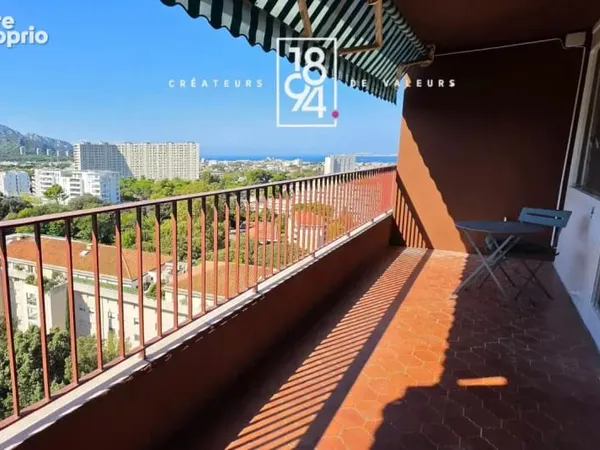 Appartement À Vendre T4 de 111m² Marseille 13009 Résidence Super Valmante Garage Electrifié 10eme ét