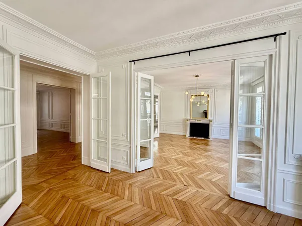 Appartement 7 pièces 266 m²