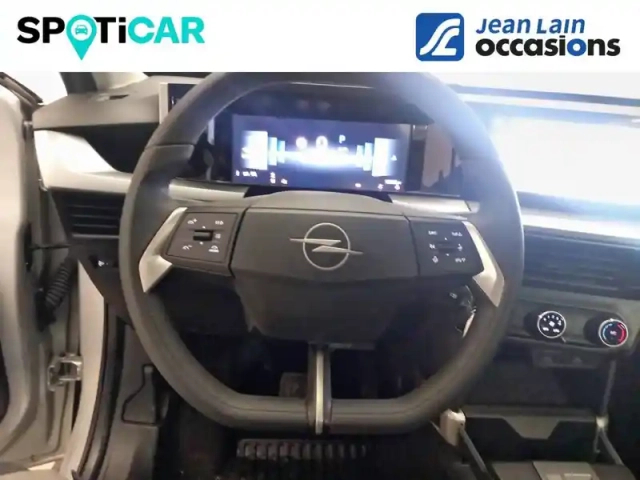 Opel Frontera 1.2 turbo hybrid 145 ch e-dct6 — photo 9