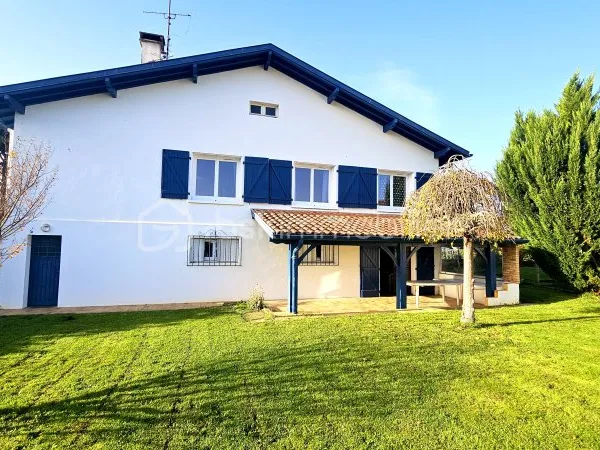 Maison 7 pièces 186 m²