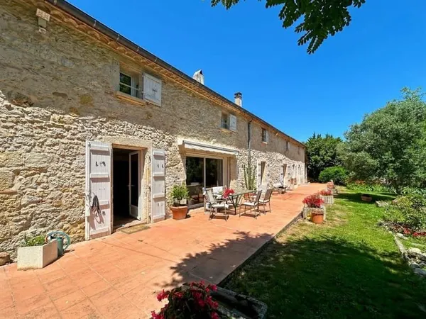 Maison 11 pièces 447 m²