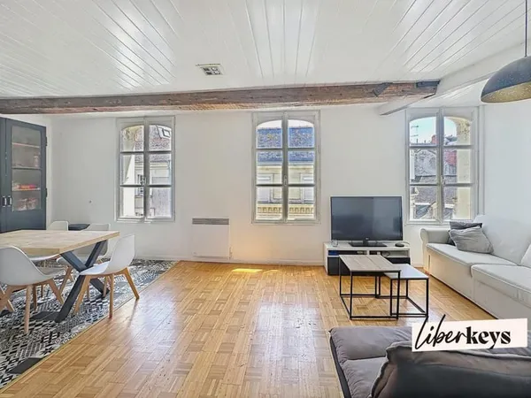 OPPORTUNITE - DUPLEX DE CHARME, LUMINEUX AU COEUR D'ANGERS