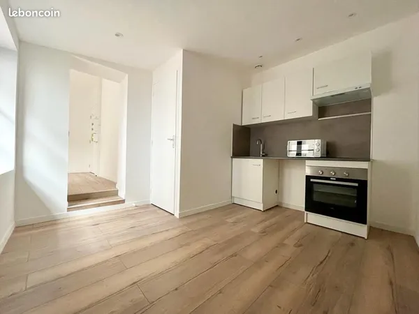 Studio avec cuisine indépendante