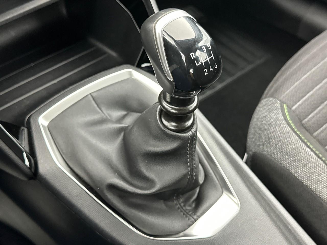 Peugeot 208 puretech 100 s&s bvm6 allure — photo 28