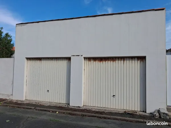 Parking/box 30 m² La Rochelle