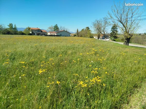 Terrain 700 m2 plat viabilisé proche centre