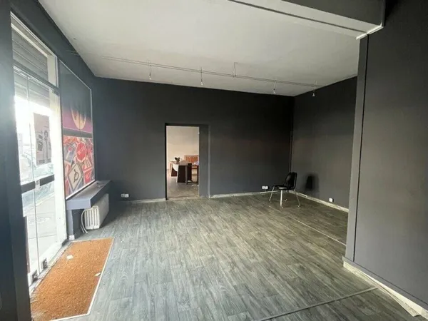 Local commercial 90 m²