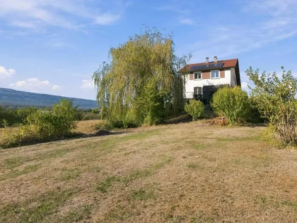 Maison 8 pièces 182 m²