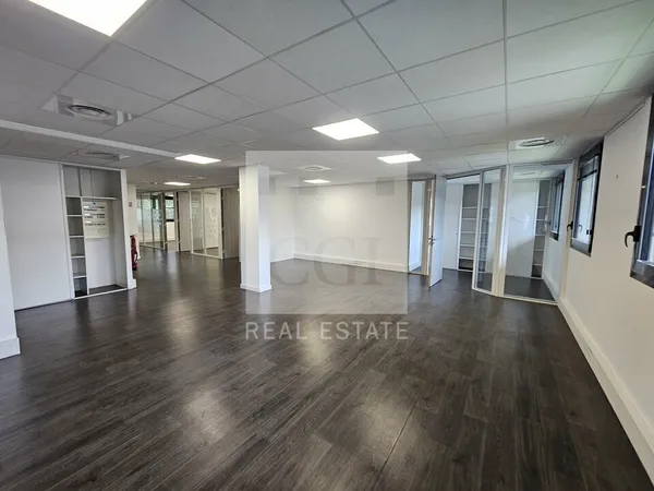 Local professionnel 197 m²