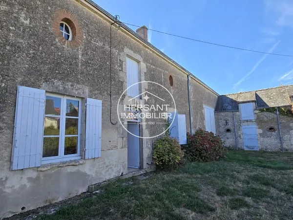 15 MN DE BEAUGENCY - ANCIEN CORPS DE FERME À RÉNOVER BEAU