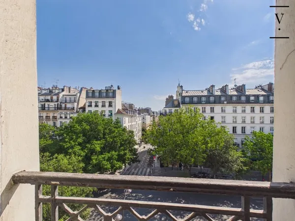 Etage élevé - Lumineux - vue dégagée