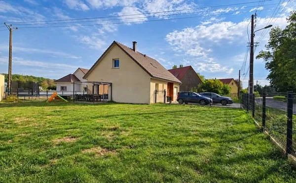 Maison récente de 2022 Environ 104 m2 Trois chambres T