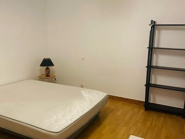 Chambre en coloc féminine dans une maison