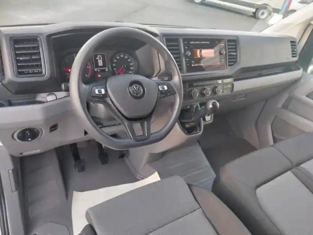 Volkswagen Crafter fg 35 l3h3 2.0 tdi 140ch business traction — photo 13