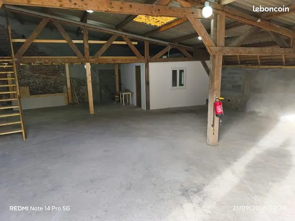 Local industriel 160 m²