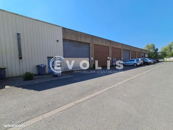 Local d'activité 840 m²