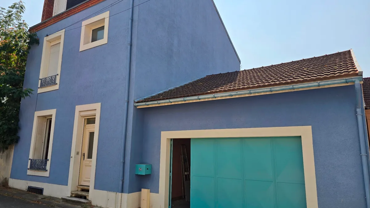 Photo 1