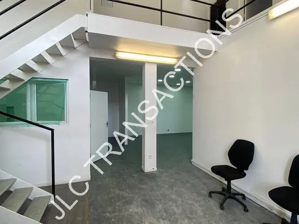 Bureaux 200 m²