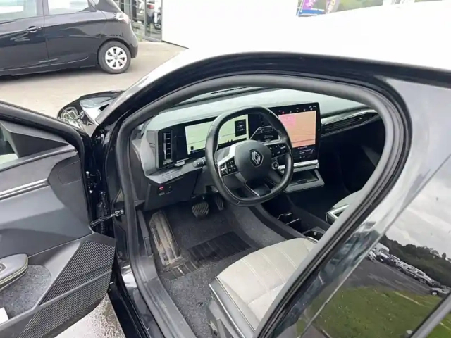 Renault Megane e-tech ev60 220 ch super charge — photo 20