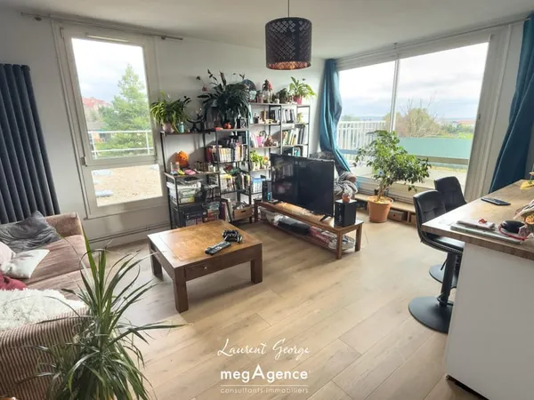APPARTEMENT 68m2 AVEC TERRASSE ET BOX