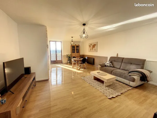 Maison de ville en pierre 91m² - Centre historique Terrasson (24)