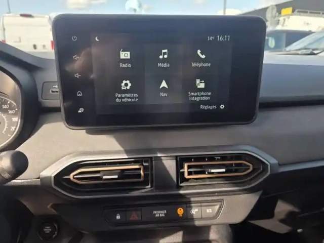 Dacia Jogger eco-g 100 7 places gsr2 — photo 40