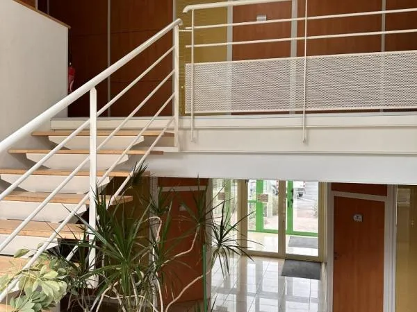 Bureau et espace de travail Location Castelnau-d'Estrétefonds 150m² 2203€