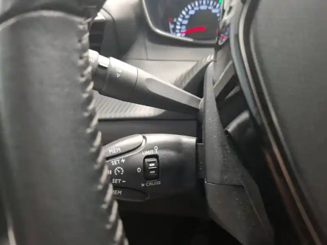 Peugeot 2008 bluehdi 110 s&amp;s bvm6 — photo 18