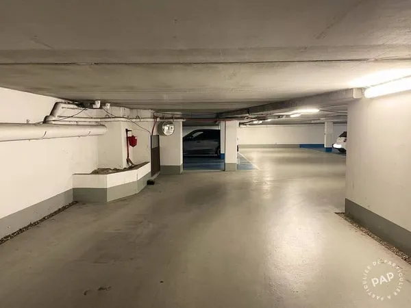Garage/Parking