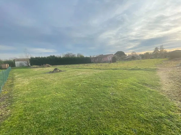Terrain 1976 m²