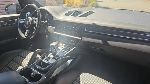 Porsche Cayenne 4.0 V8 e-Hybrid 680 BVA8 - Turbo S Pack Gt – 2023 – 31069 km – Hybride rechargeable – Boîte Automatique — photo 10