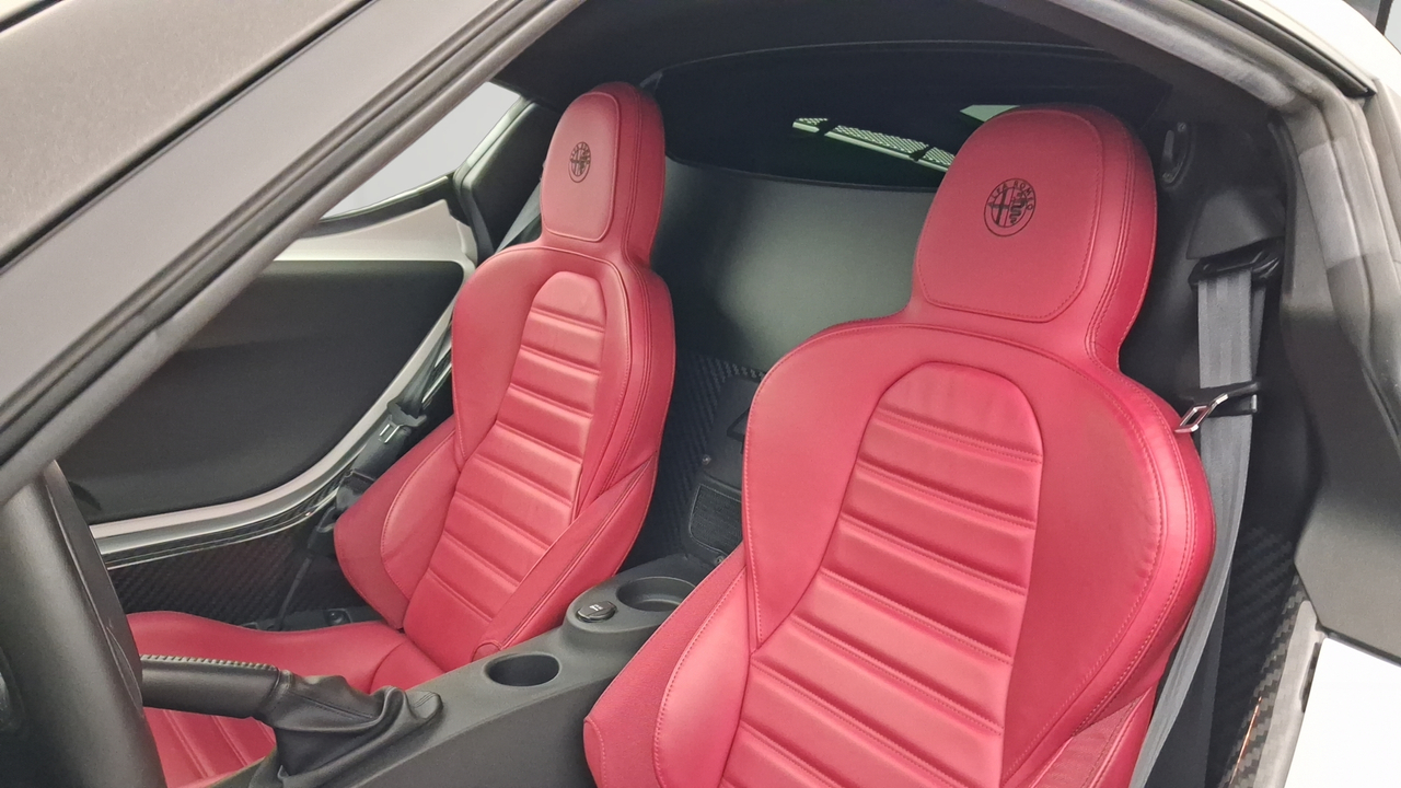 Alfa Romeo 4C 1750 Tbi 240 ch TCT — photo 11