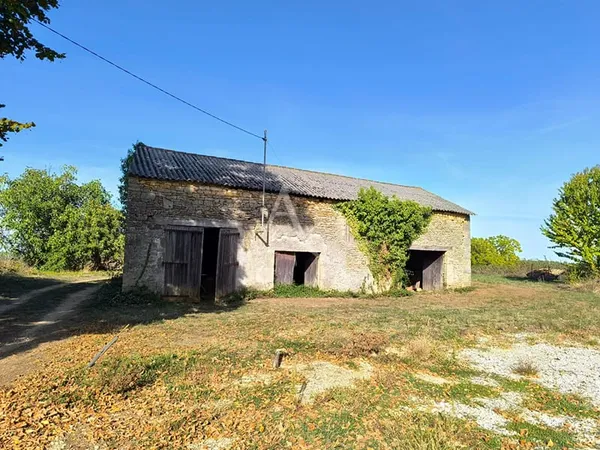 Grange à restaurer, 5 minutes de Pomarede +-100 m2 avec jardin