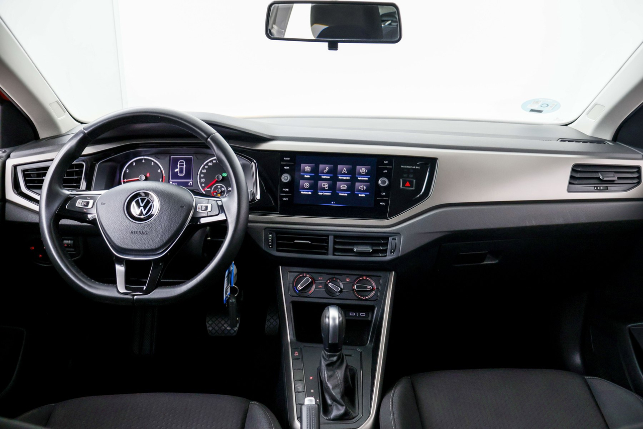 Volkswagen Polo — photo 11