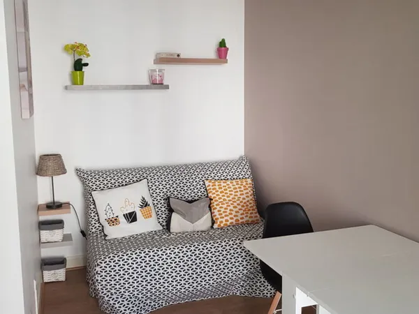 studio Agen 20m2 meublé 400 euros + eau élec perso