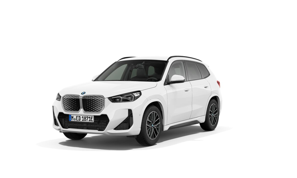 BMW iX1 eDrive20 — photo 1